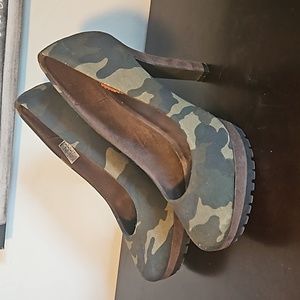 Rocket Dog camouflage pumps Sz8